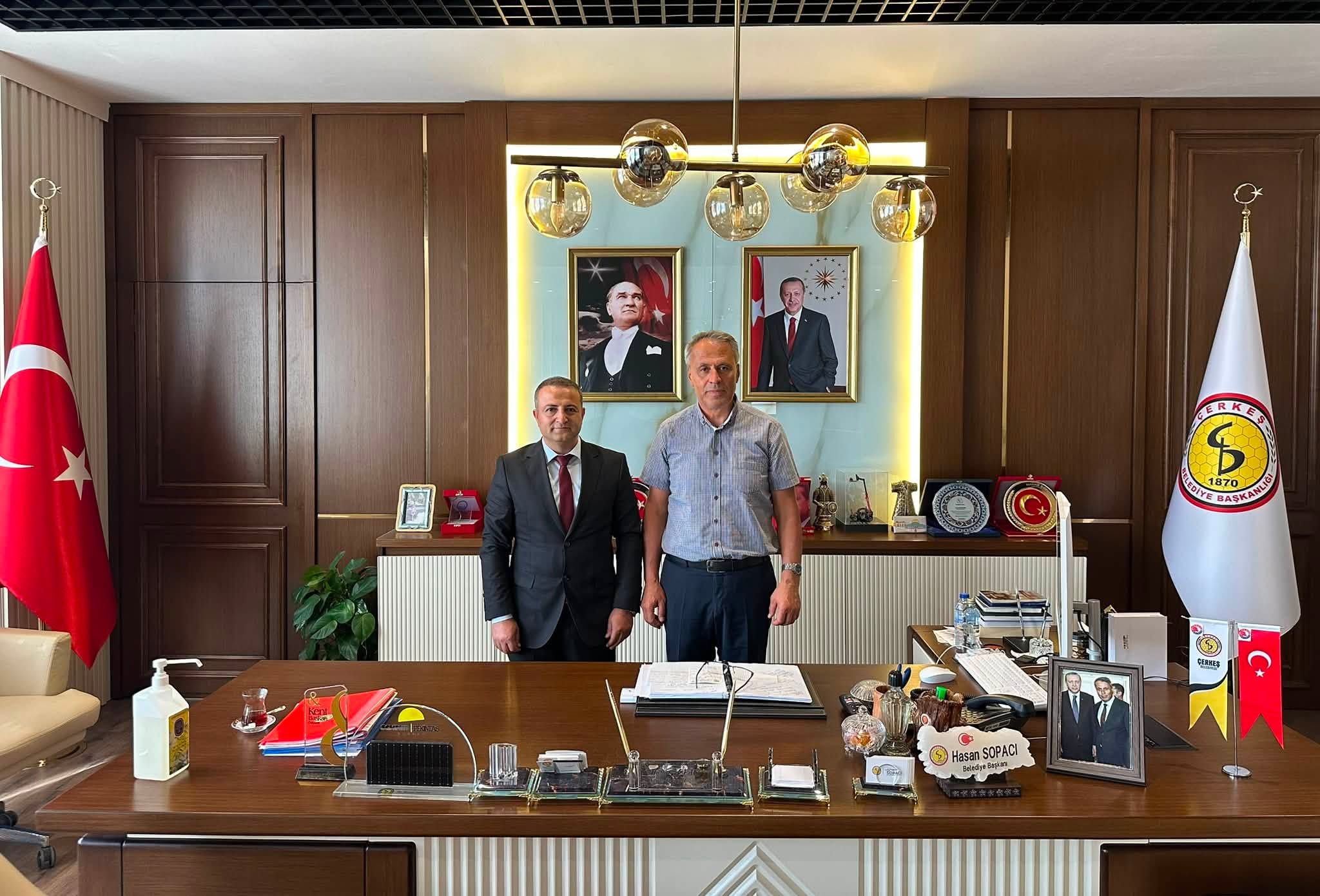 ZİRAAT BANKASI ÇERKEŞ ŞUBE MÜDÜRÜMÜZ SAYIN MURAT ÇÖRDÜK’TEN BELEDİYEMİZE ZİYARET