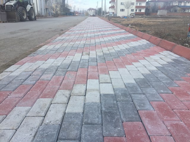ZÜBEYDE HANIM CADDESİNDE KALDIRIM ÇALIŞMAMIZ DEVAM EDİYOR