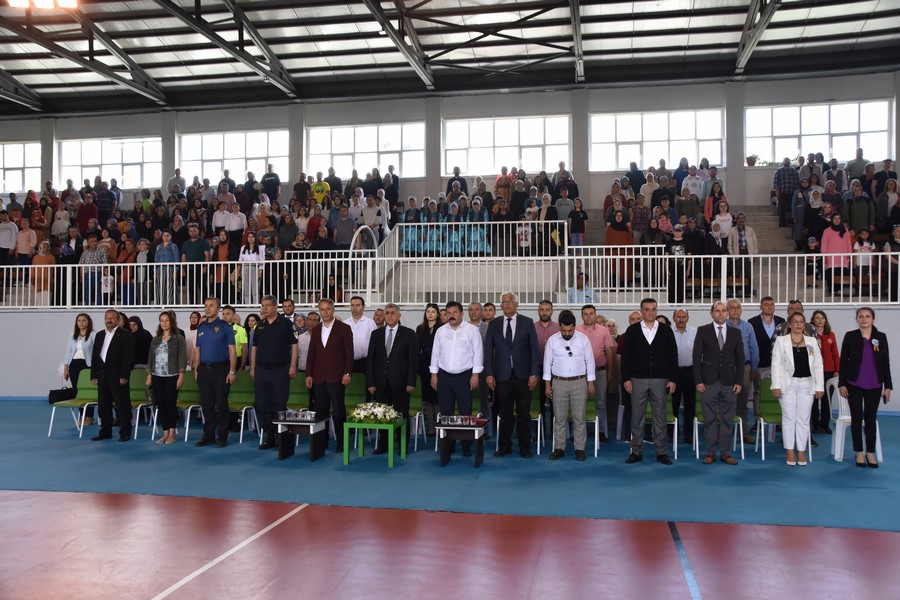 BELEDİYE BAŞKANIMIZ SN. HASAN SOPACI HALK EĞİTİMİ MERKEZİ HAYAT BOYU ÖĞRENME ETKİNLİKLERİ VE YIL SONU SERGİSİNE KATILDI