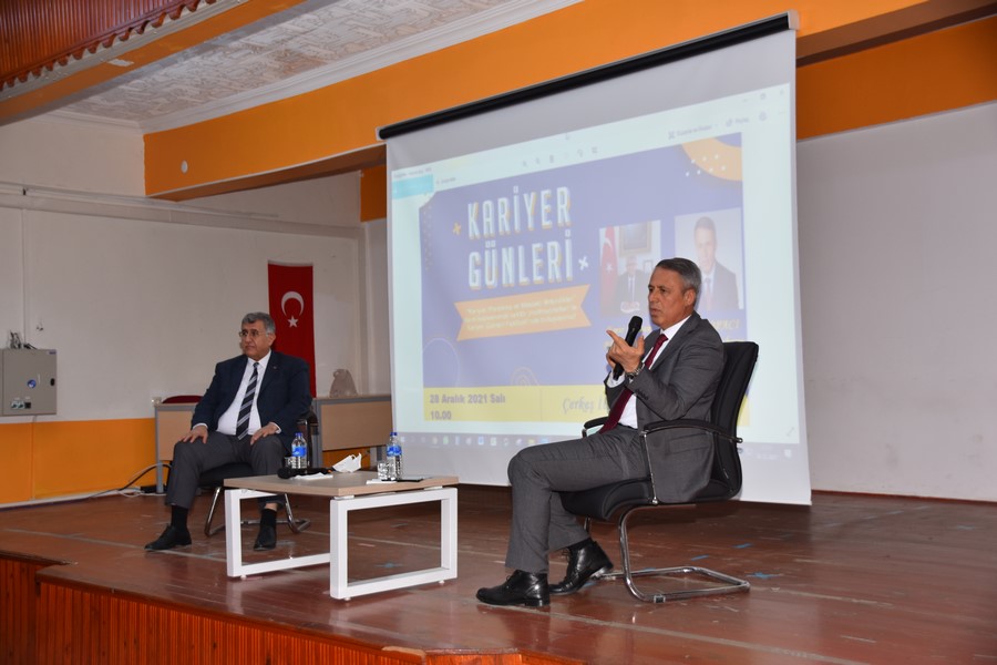 BAŞKANIMIZ SN. HASAN SOPACI, OKUL KARİYER GÜNLERİ ETKİNLİĞİNDE 