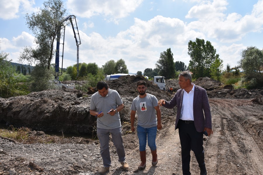 ULUSU ISLAH ÇALIŞMALARI VE REKREASYON ÇALIŞMALARI TÜM HIZIYLA DEVAM EDİYOR