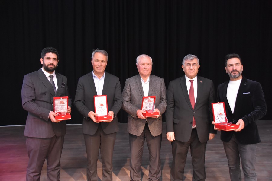 İLÇEMİZDE ESNAF VE SANATKARLAR ÖDÜL TÖRENİNDE BULUŞTU