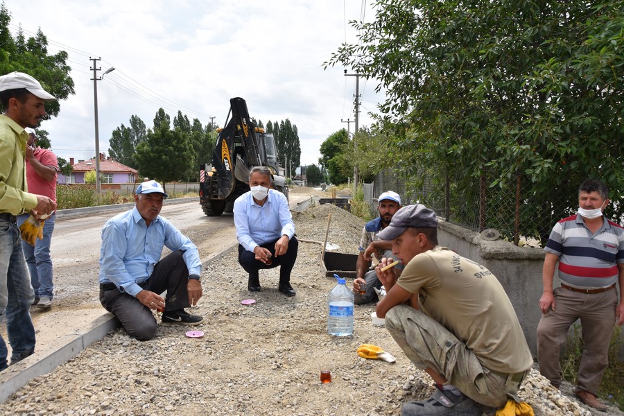 BOZOĞLU CADDESİNDE KALDIRIM ÇALIŞMALARINA BAŞLADIK